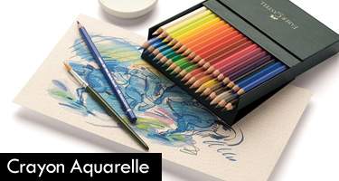 Ensemble De Peinture Artistique Avec Pinceaux Et Crayons